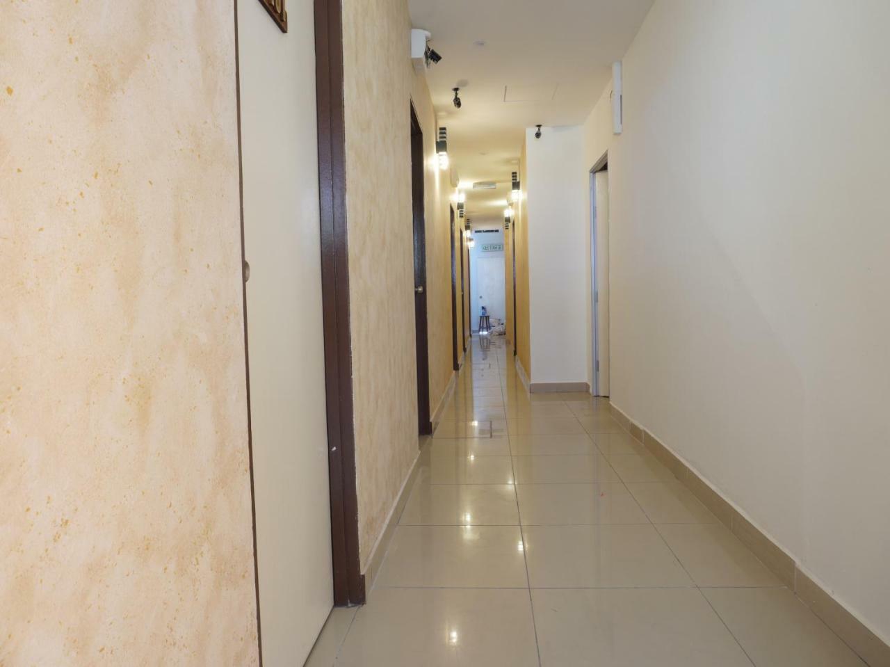 Oyo 90121 Summer House Bed & Cafe 吉隆坡 外观 照片